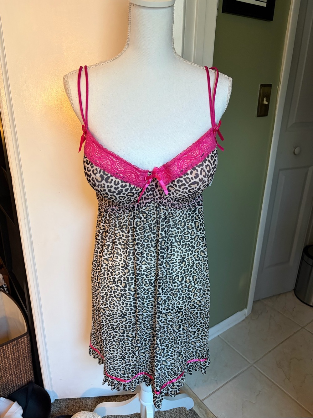 Rene Rofe Leopard Chemise with Hot Pink Lace